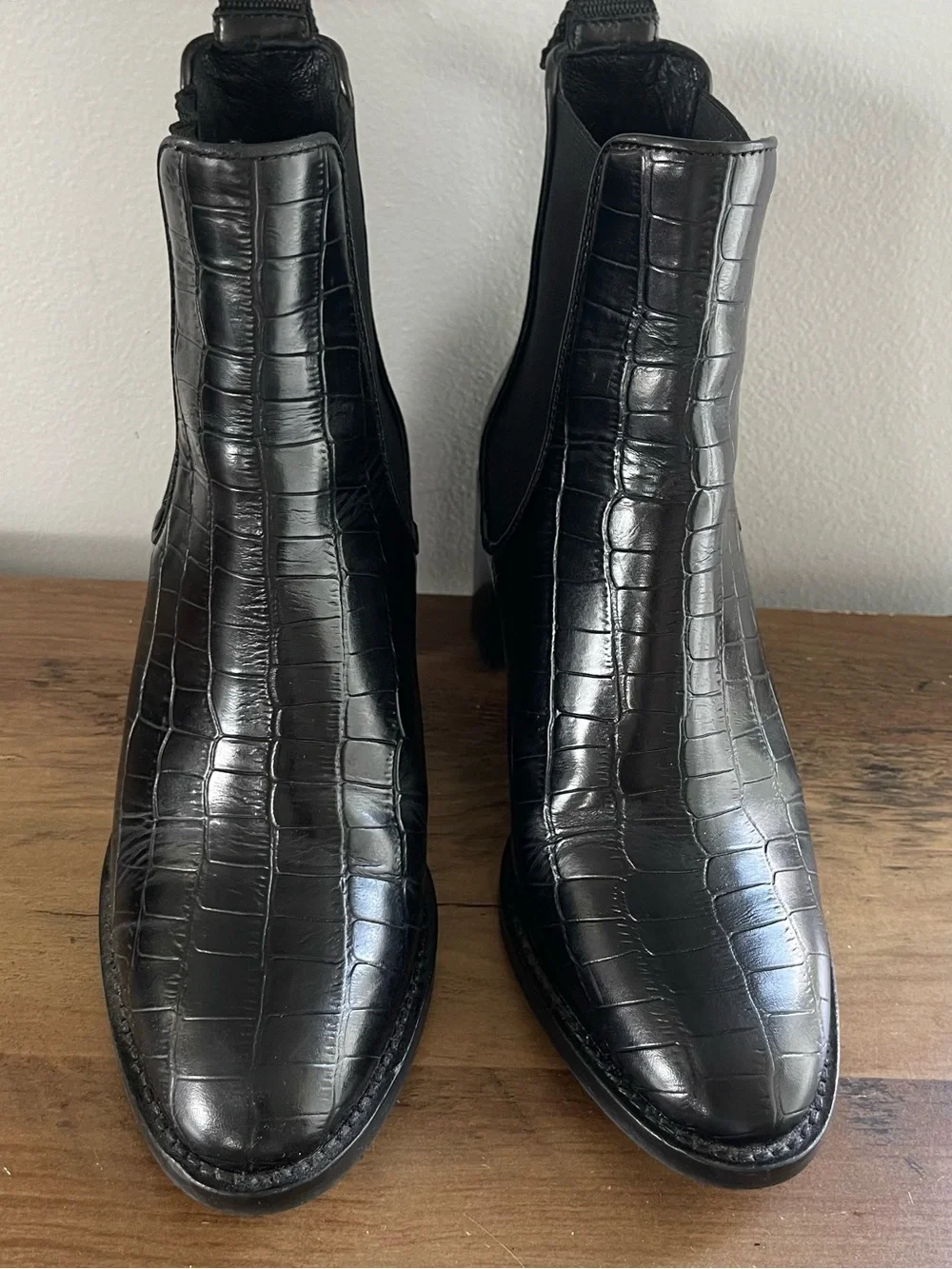 Minelli Black Croc-Embossed Chelsea Booties
